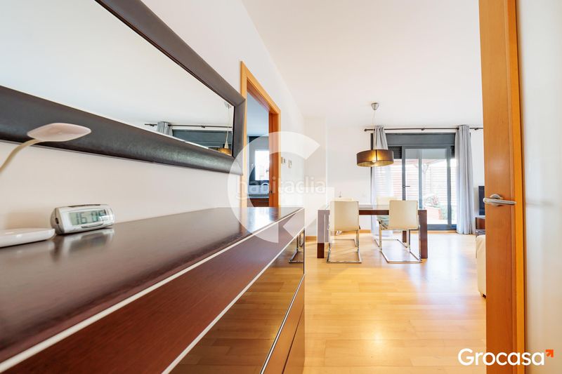 Foto 55b4b838-cb8e-4e8f-9a77-42748e9bb8e8. Planta baixa amb calefacció aparcament piscina a Terrassa