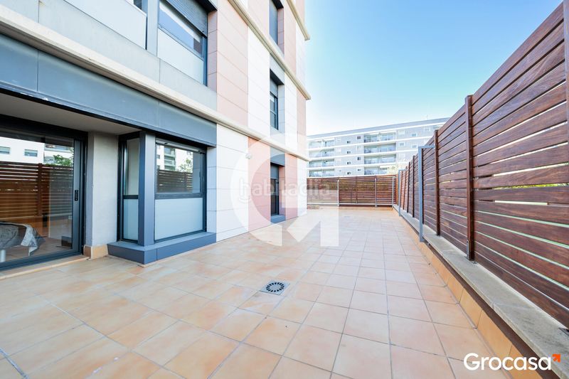 Foto 9ec5fb3d-3963-4adc-a68b-4c1ee00dd3af. Planta baixa amb calefacció aparcament piscina a Terrassa