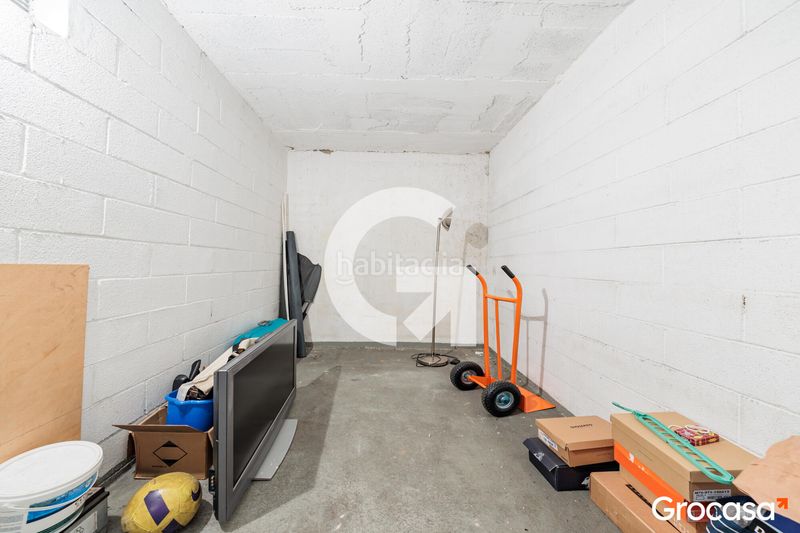 Foto afb9a1bd-3a5c-4ee7-8aca-7046b6cabe19. Planta baixa amb calefacció aparcament piscina a Terrassa
