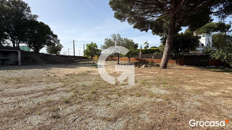 Foto c19c97fe-929e-4126-9fa9-8e79d7989971. Terreny residencial a Can Massuet del Far Dosrius