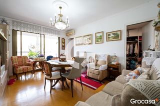 Etagenwohnung in Peramàs. Piso de 4 hab y ascensor en peramás