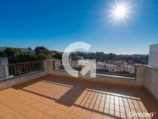 Casa adossada  Av comte gomez de orbaneja. Exclusiva casa en segur de calafell