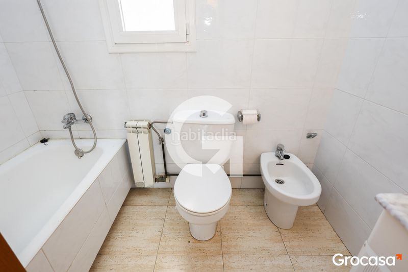 Foto 705b864c-5c5c-452d-8a7c-296115fbc5e6. Etagenwohnung mit heizung in Collblanc Hospitalet de Llobregat (L´)