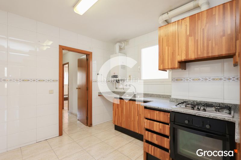 Foto a4d7564c-b3e2-45d9-902d-b264dfba4a1d. Etagenwohnung mit heizung in Collblanc Hospitalet de Llobregat (L´)