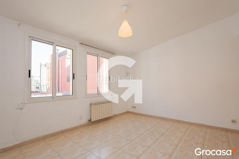 Foto b72f5fef-6a14-40c4-a97f-c1f021c84bc8. Etagenwohnung mit heizung in Collblanc Hospitalet de Llobregat (L´)