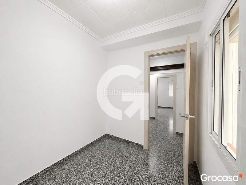Foto 69efad79-8494-4687-8b30-f7f43b2d28d2. Pis a Sants-Badal Barcelona