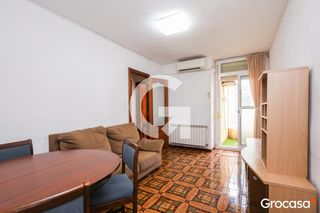 Pis  Cl muses de les. Exterior con ascensor y 4 habitaciones