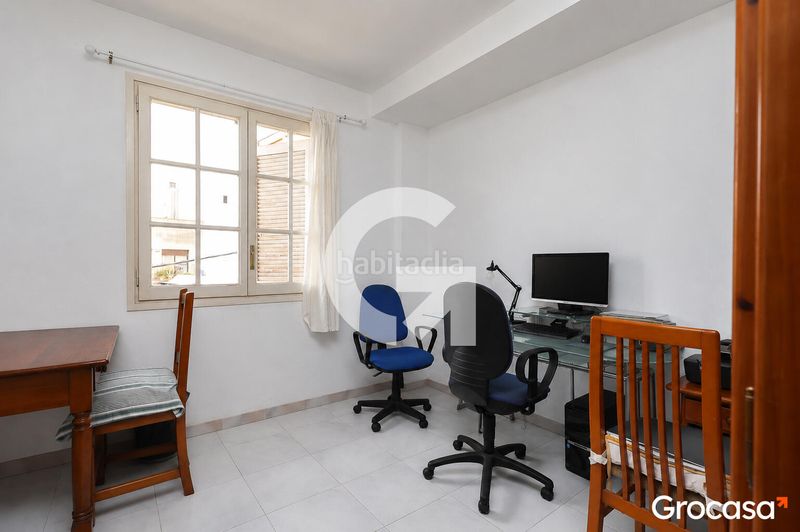 Foto 08128af1-3222-460f-8f28-86d61f7d2a9e. Casa adossada amb calefacció aparcament a Horta Barcelona