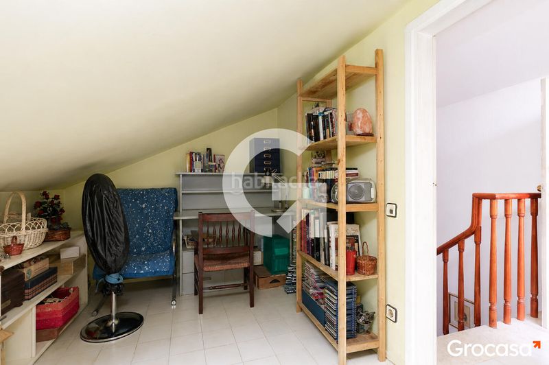 Foto 2b3a6d68-3d06-486e-97cc-ed3ec35a26d0. Casa adossada amb calefacció aparcament a Horta Barcelona