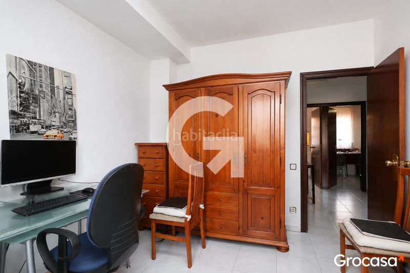 Foto 466f5c33-011a-4472-9473-ab899e42f172. Casa adossada amb calefacció aparcament a Horta Barcelona