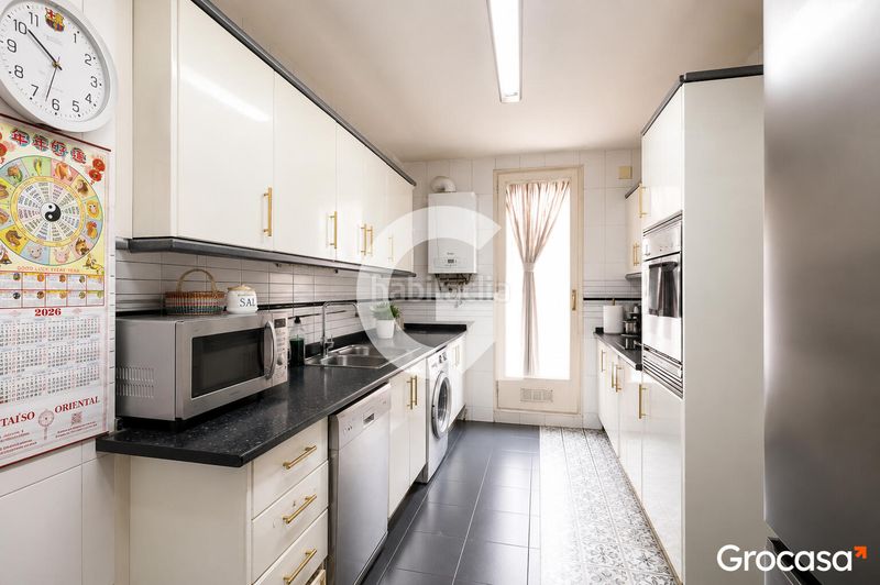 Foto dc02cf08-7023-4851-86ef-00ba15880f76. Casa adossada amb calefacció aparcament a Horta Barcelona