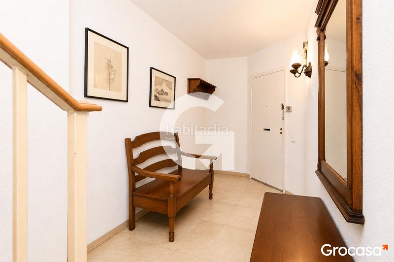 Foto f1b7f9dd-ba2c-4aac-bed3-d71788f173e7. Casa adossada amb calefacció aparcament a Horta Barcelona