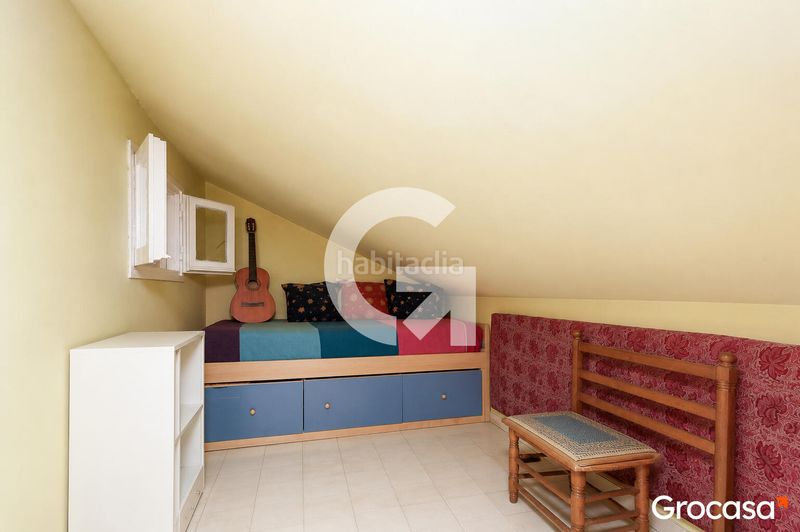 Foto fa34695c-1ac1-42f1-aeb8-d5617cbe86ee. Casa adossada amb calefacció aparcament a Horta Barcelona