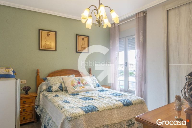 Foto abc92094-19a2-460a-bcc3-bcf65a42a6c6. Pis amb calefacció aparcament a playa puerto de Sagunto Sagunt