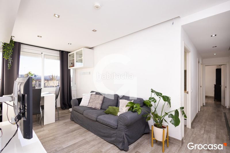 Foto 88d2950a-225a-4c70-89e9-4aae3afcd00e. Apartament a Sant Ildefons Cornellà de Llobregat
