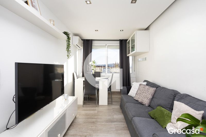 Foto f4631ee0-00ed-44c3-8056-c52b8cd2462f. Apartament a Sant Ildefons Cornellà de Llobregat