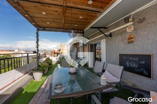 Àtic  Cl malaga. Gran piso exterior reformado con terraza de 40 m, ascensor y 5 h