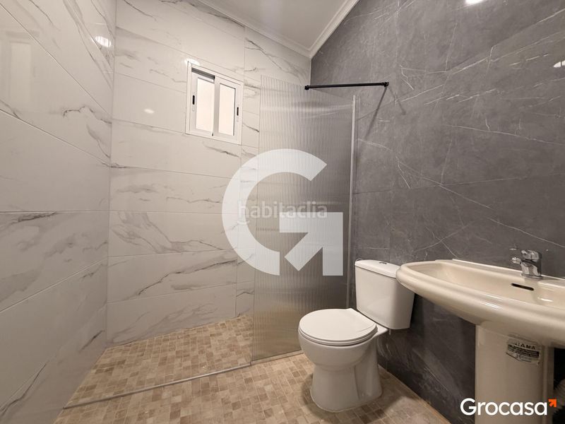 Foto b77c880b-8772-4648-a7a1-2efebe079290. Planta baixa a Nuevo Centro Sagunt