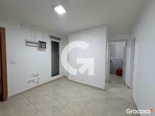 Appartamento  Cl aigues del llobregat de l. Piso reformado cerca del metro pubilla cases