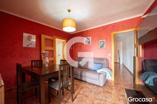 Flat  Cl garrotxa. Piso con balcón