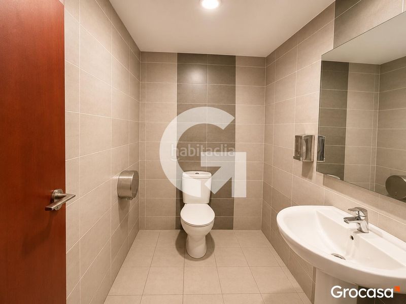 Foto 011ecbab-c5b6-4f0d-bb1e-e066cbd99217. Local comercial a Nuevo Centro Sagunt