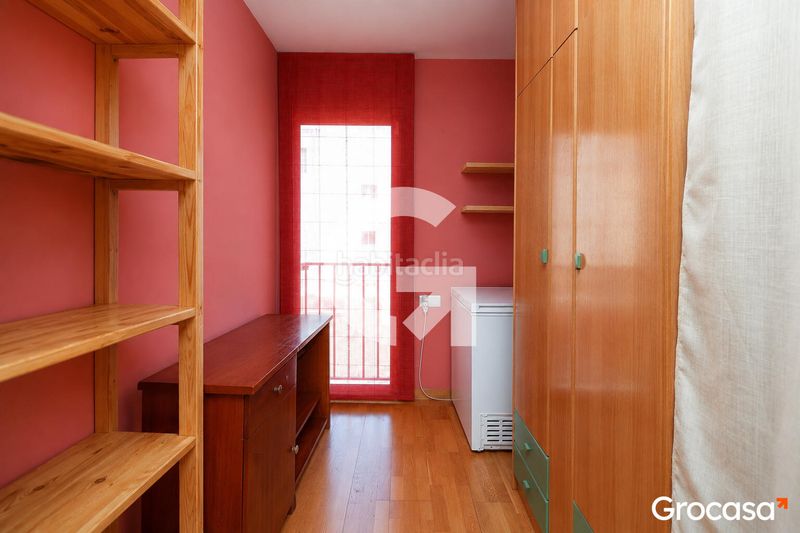 Foto 44bafe0f-d3a0-4fa6-b1aa-838d292f8b83. Casa adossada amb calefacció aparcament a Torrent Ballester Viladecans