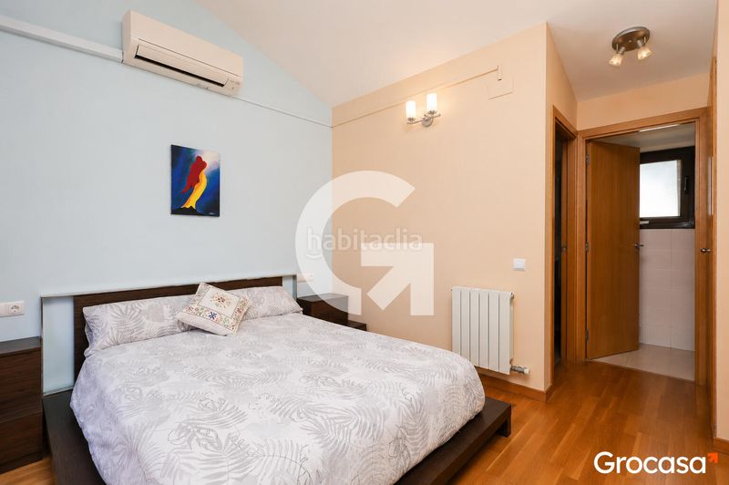 Foto 4db7d0dd-5455-47e3-87bb-e4904b6aaa54. Casa adossada amb calefacció aparcament a Torrent Ballester Viladecans