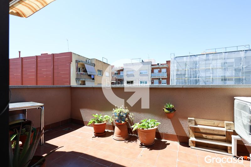 Foto 6042070d-2cdd-4858-9bea-6c0213de87d0. Casa adossada amb calefacció aparcament a Torrent Ballester Viladecans
