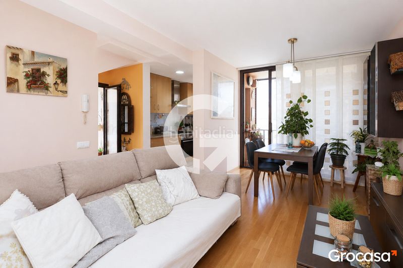 Foto 71be1719-e778-44d5-a45e-6d8fa64727ee. Casa adossada amb calefacció aparcament a Torrent Ballester Viladecans