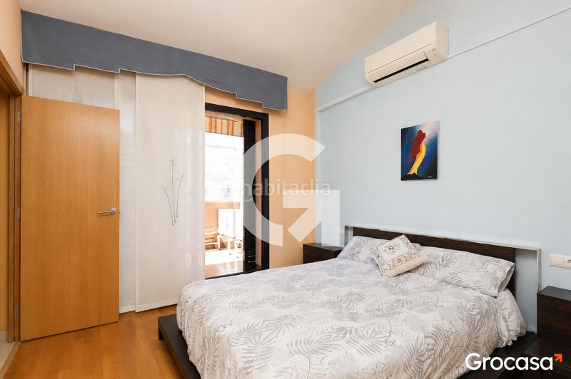 Foto 9a7ea04d-b6b0-4d6e-8a35-9ccf7157cae4. Casa adossada amb calefacció aparcament a Torrent Ballester Viladecans
