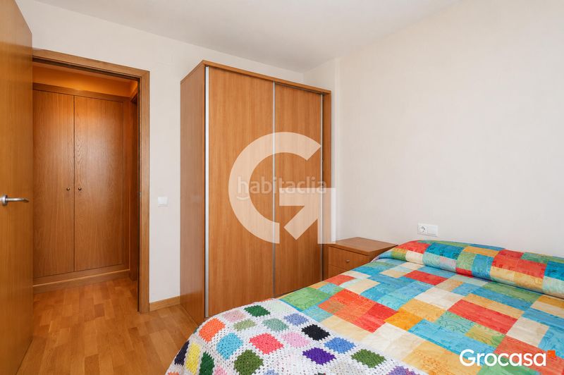 Foto 9b7fbe91-78a0-4680-95d3-0f1a728c96b5. Casa adossada amb calefacció aparcament a Torrent Ballester Viladecans
