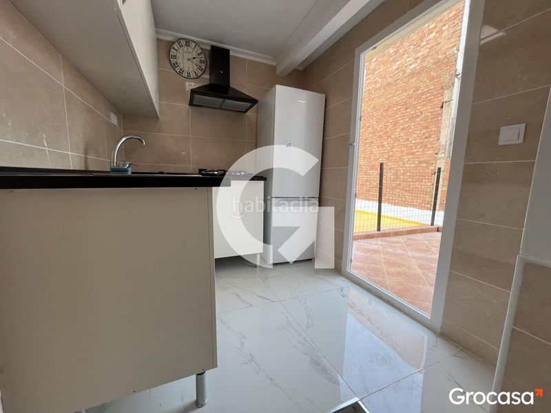 Foto b8d5fbd4-13d8-40bd-aba6-751e37b69818. Local comercial amb calefacció a Nuevo Centro Sagunt