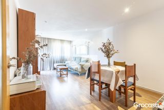 Pis  Cl baix ebre. Piso moderno y luminoso de 3 habitaciones con ascensor