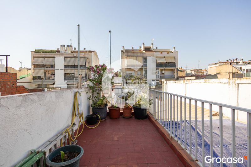 Foto 94e7c34c-8188-47e5-befd-cbed76a051d0. Casa amb calefacció aparcament a Sant Pere Nord Terrassa