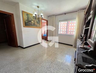 Pis  Cl josep fiter. Oportunidad en el pedró! piso de 3 habitaciones con ascensor