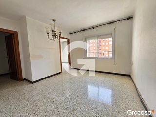 Flat  Cl josep fiter. Oportunidad en el pedró! piso de 3 habitaciones con ascensor