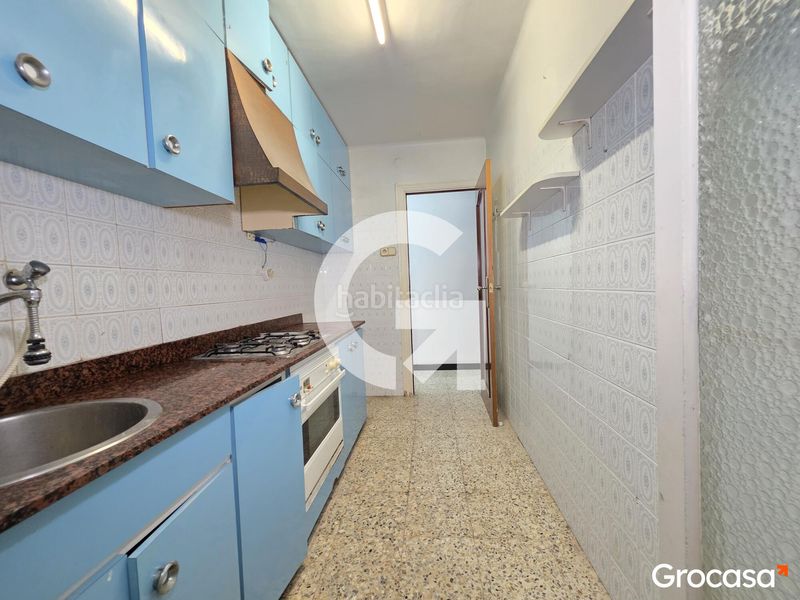 Foto c75f8240-68ce-4bd2-854b-19c7386a2de4. Pis a El Pedró Cornellà de Llobregat