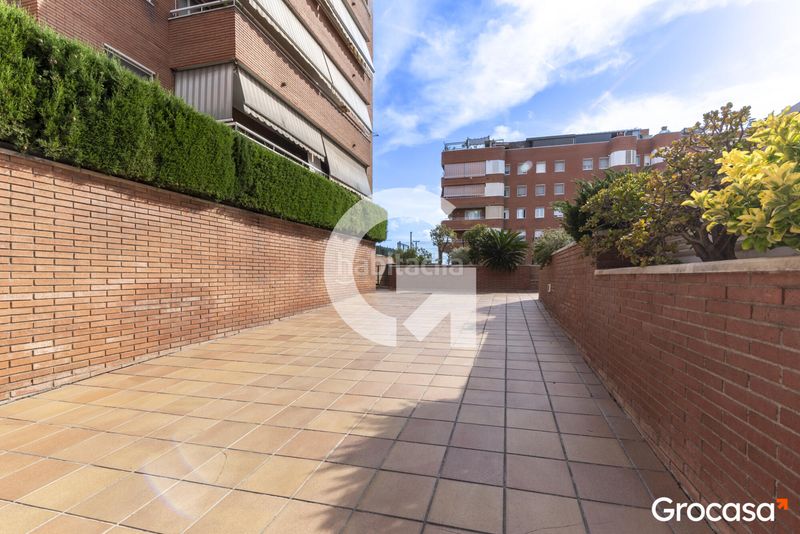 Foto 541c82b9-3e4a-45e6-84ef-2b079bb9ee64. Pis amb calefacció aparcament piscina a Fontsanta-Fatjó Cornellà de Llobregat