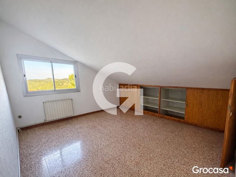 Foto 208d7529-92a3-48fa-b89a-134e49ad1078. Casa amb calefacció aparcament piscina a Vallirana