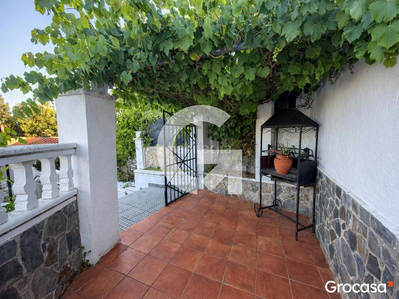 Foto cda42b61-e3e2-452f-937c-ce26c06bbf19. Casa amb calefacció aparcament piscina a Vallirana