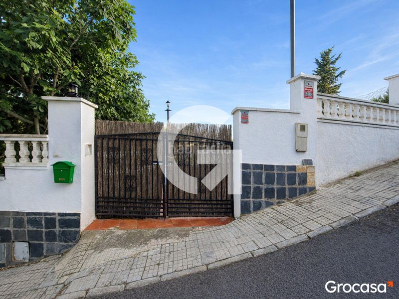 Foto d5e78fe6-2ce2-467a-bcb7-c7ece7fc271a. Casa amb calefacció aparcament piscina a Vallirana