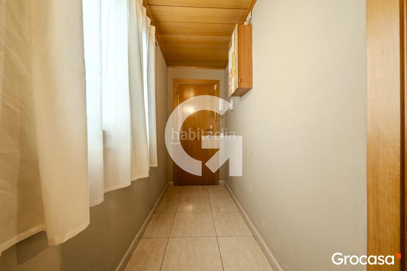 Foto e35b8395-36f6-4b3d-b177-462b9580fa71. Pis a Carmel Barcelona