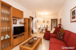 Pis  Cl sant josep. Encantador piso en el centro con 3 habitaciones y balcón.