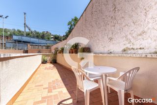 Planta baixa  Av barcelona. Planta baja con terraza en el centro