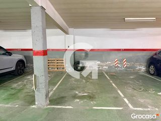 Car parking in Sagnier-Plaça de Catalunya. Amplia plaza de parking en el prat de llobregat  fácil acceso y