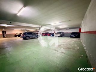 Posto auto in Sagnier-Plaça de Catalunya. Amplia plaza de parking en el prat de llobregat  fácil acceso y