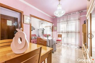 Appartamento  Cl sant just desvern. Piso exterior con balcón en les planes
