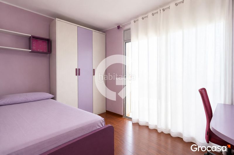 Foto 7de7d3b1-8d13-4eb3-9f53-1b7a26144951. Casa adossada amb calefacció aparcament a Centre Viladecans