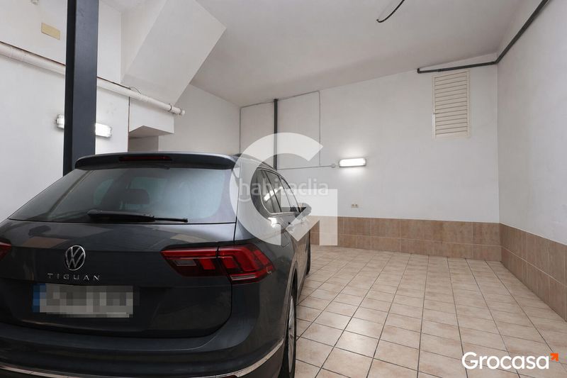 Foto a221fc34-86b9-48d9-8db4-9c993e32c790. Casa adossada amb calefacció aparcament a Centre Viladecans