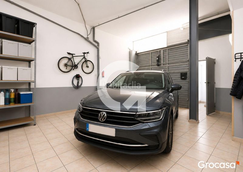 Foto a50d262c-c50c-4641-9592-e3e1a2fecef6. Casa adossada amb calefacció aparcament a Centre Viladecans